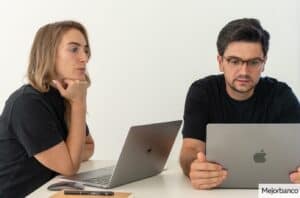 Equipo de mejor-banco.com: Josep Garcia y Catherine Cooke