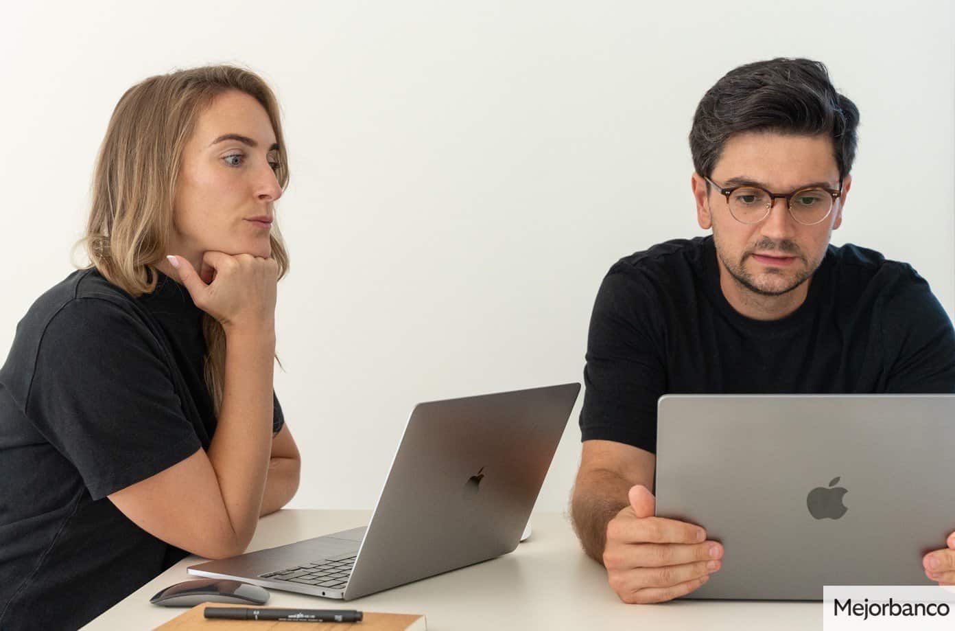 Equipo de mejor-banco.com: Josep Garcia y Catherine Cooke